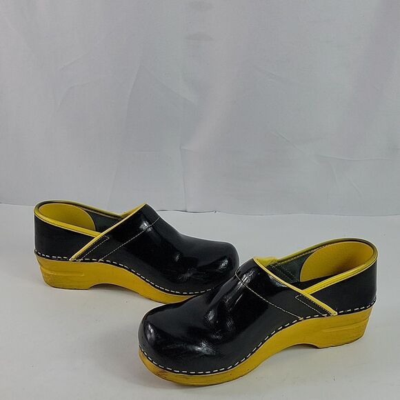 Sanita Xenia Black / Yellow Leather Women's Clogs - Picture 4 of 16